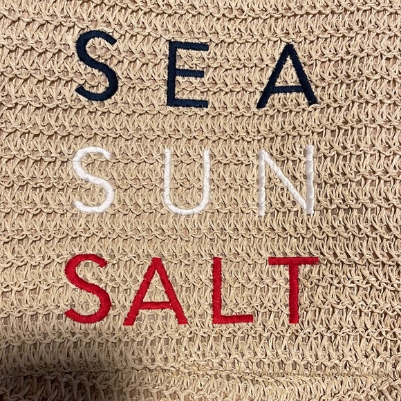 XL Straw Beach Bag NWT. Bundle & save $$$ - Picture 4 of 7